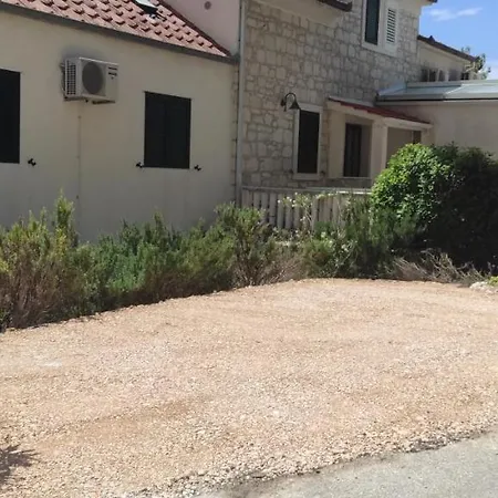 Holiday home Kuca Za Odmor Tino Mimice